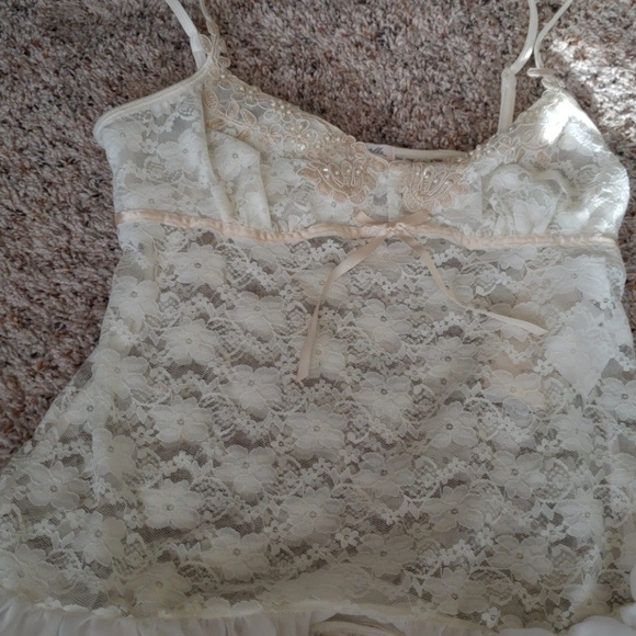 Lingerie set. Never worn. Ivory color - Picture 2 of 4